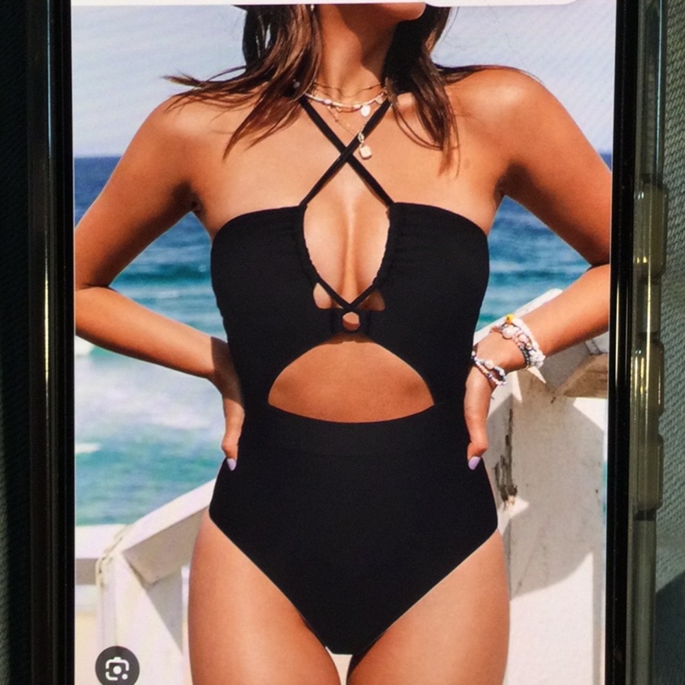NEW CUPSHE Women's Black Cutout One-Piece Swimsuit